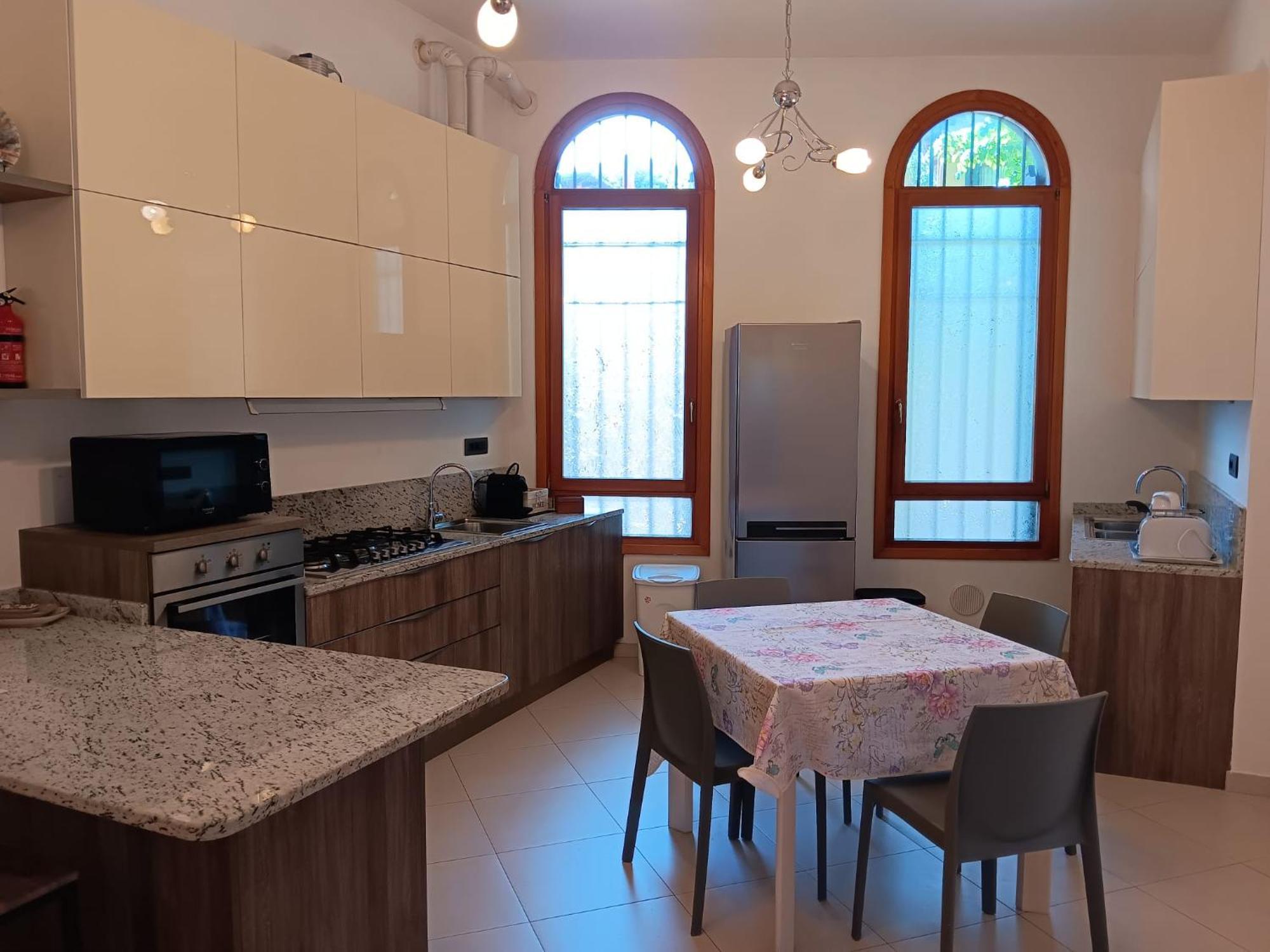 Casa Tiro *